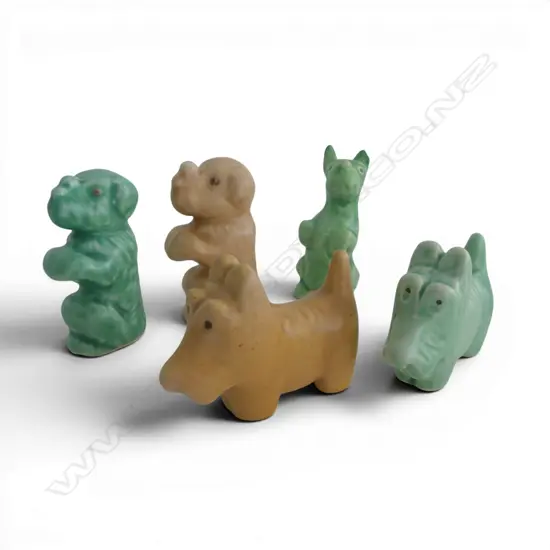 5 SYLVAC TINIES, DOG/PUPPY FIGURINES, H.40-55mm 