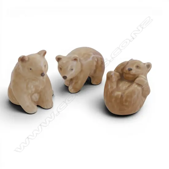 3 SYLVAC BABY BEAR FIGURINES, H.50mm tallest