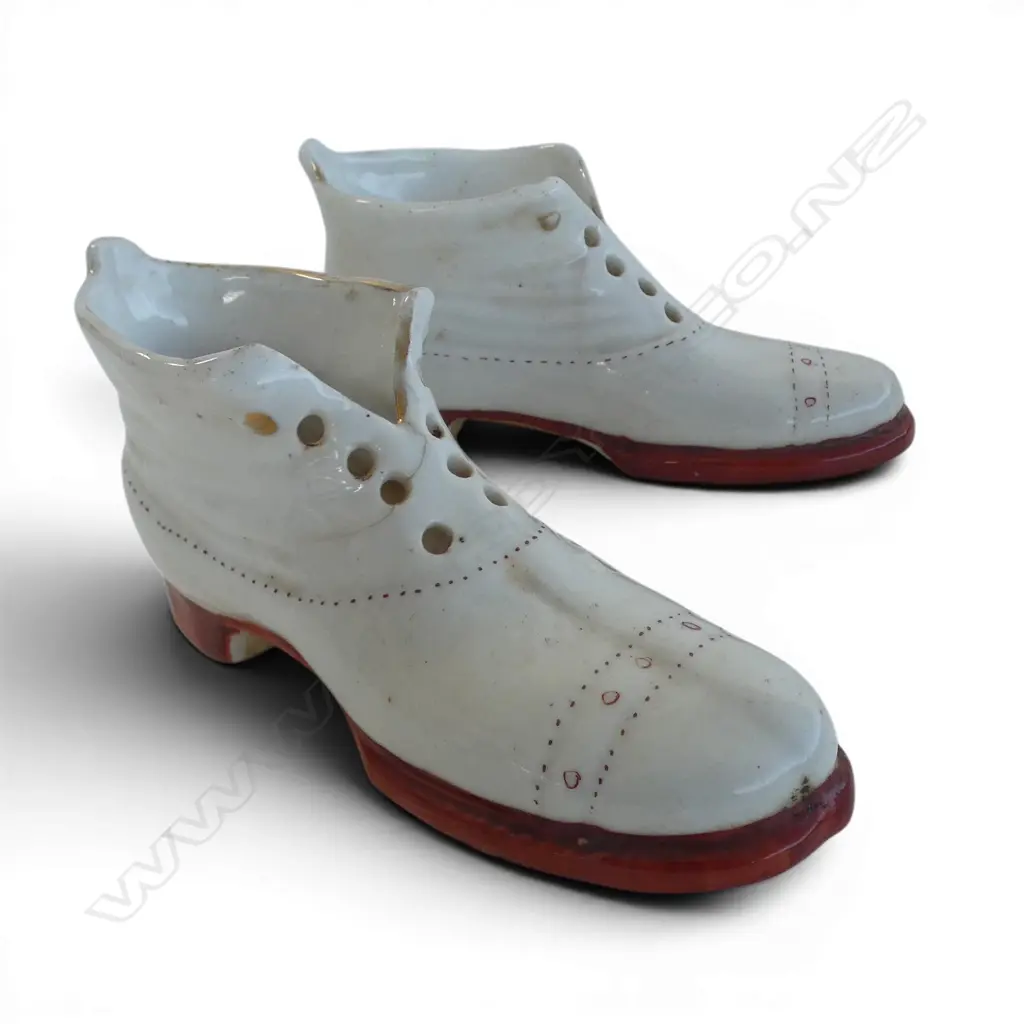 PR VINTAGE CRESTED WARE PORCELAIN BOOTS Image 1++