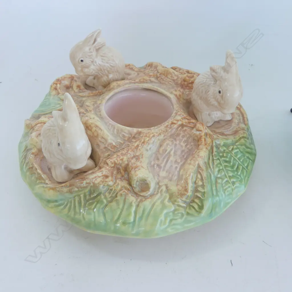 2 PCES SYLVAC CHINA, WALL POCKET & DISH 205mm dia Image 1++