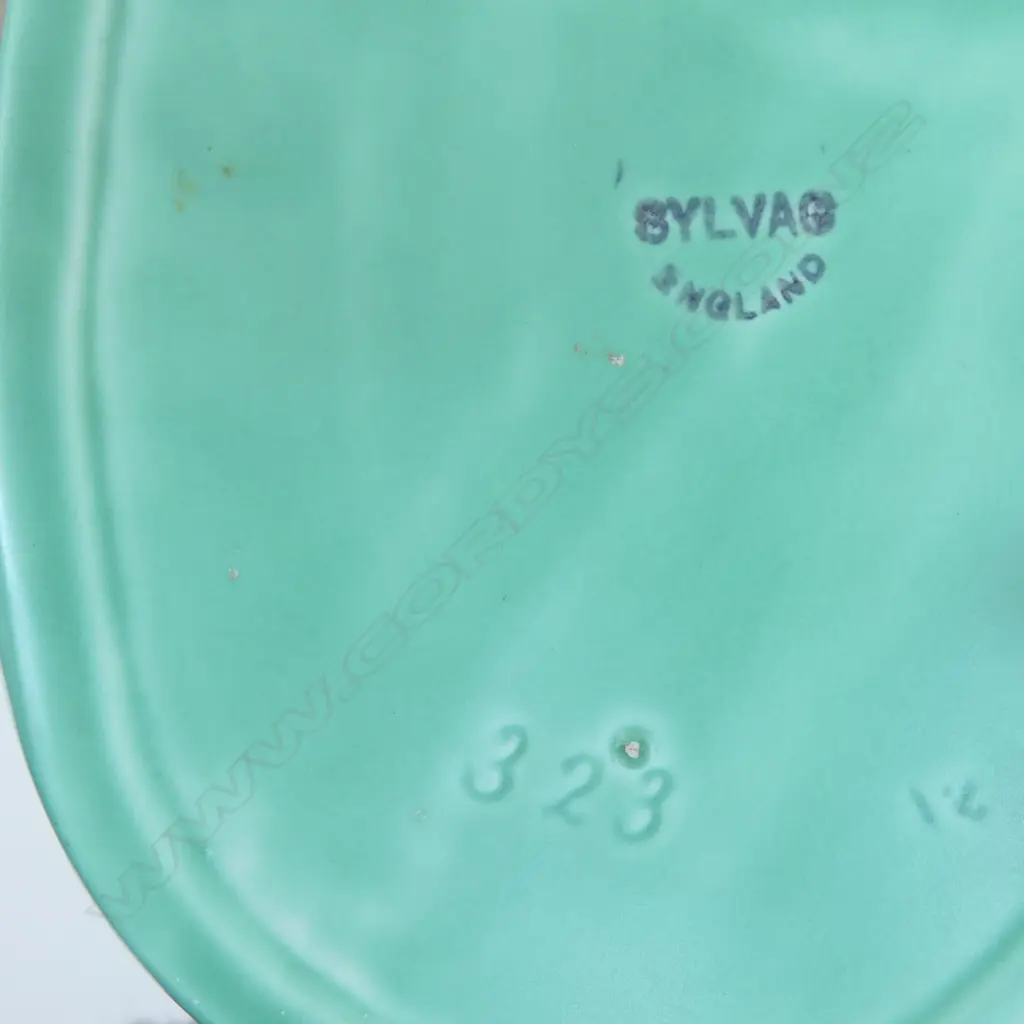 2 PCES SYLVAC CHINA, WALL POCKET & DISH 205mm dia Image 1++
