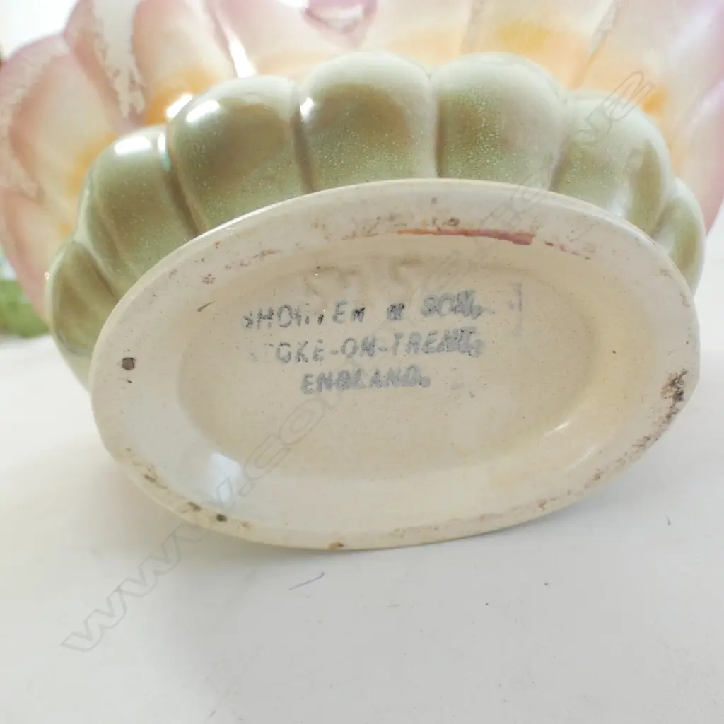 2 VINTAGE SHORTERS WARE CHINA BASKETS H250 & 200MM  & DECO DISH  L310MM Image 1++