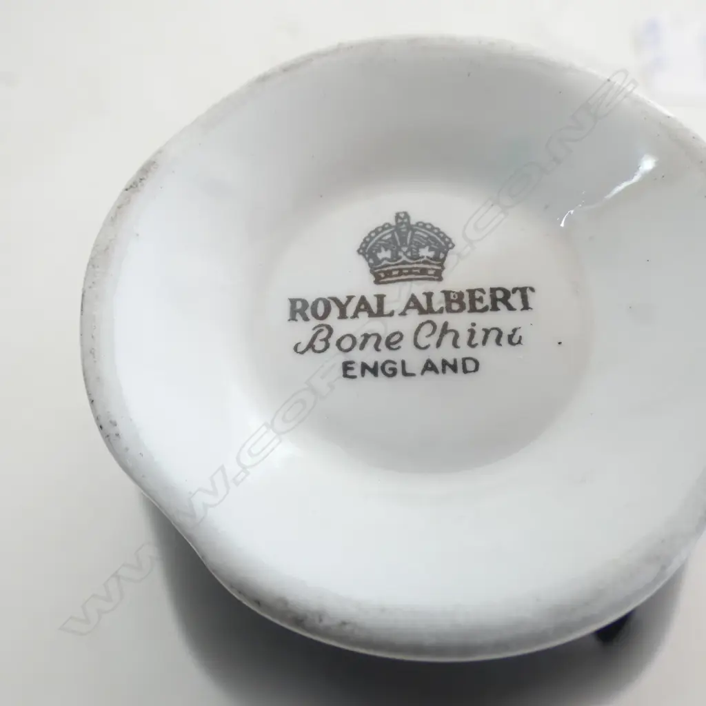 6 ROYAL ALBERT TRIOS Image 1++