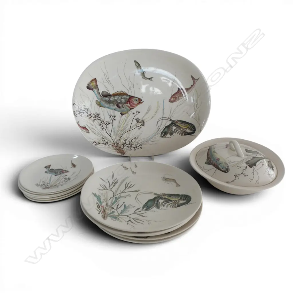 14 PCES JOHNSON BROS. 'FISH' CHINA INCL PLATTER W.405mm Image 1++