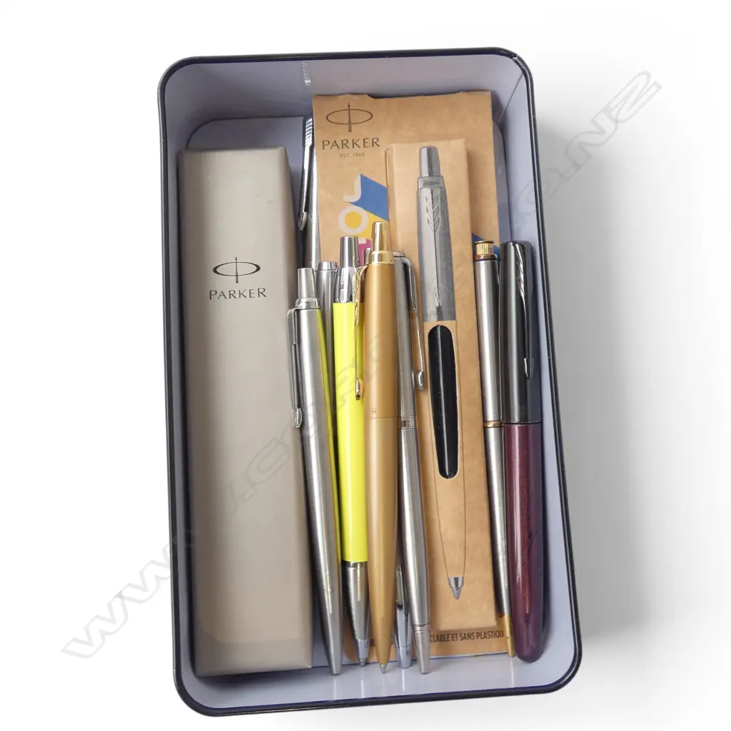 COLLECTION OF PARKER PENS NEW & VINTAGE  Image 1++