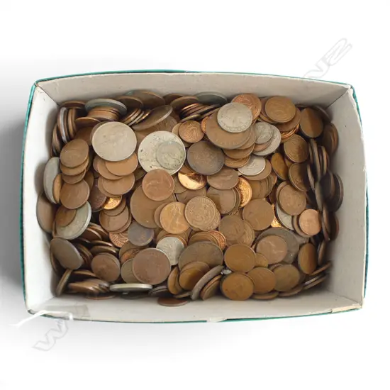 BOX OF ASSORTED VINTAGE COINS MOSTLY NZ