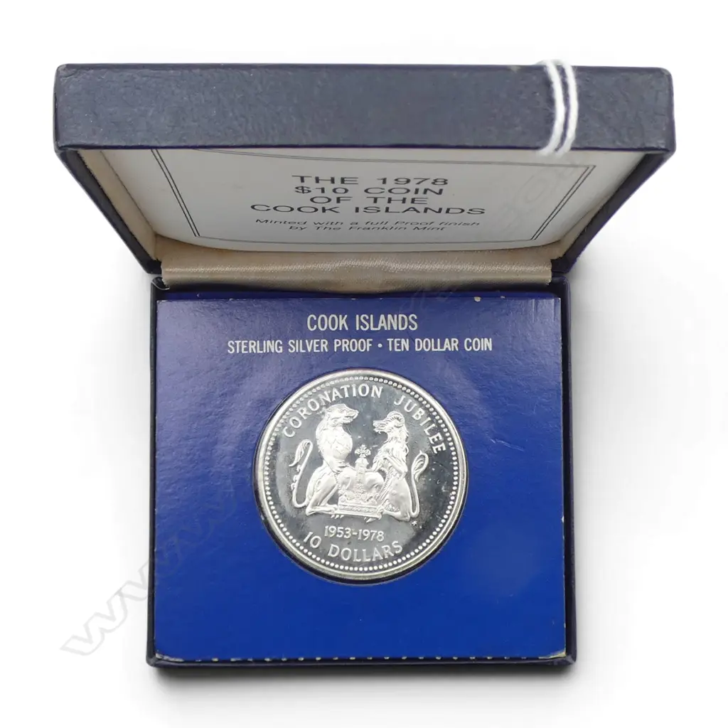 CASED THE 1978 $10 COIN OF THE COOK ISLANDS 25th ANNIV. OF THE CORONATION OF QUEEN ELIZABETH II 27.9gms Image 1++