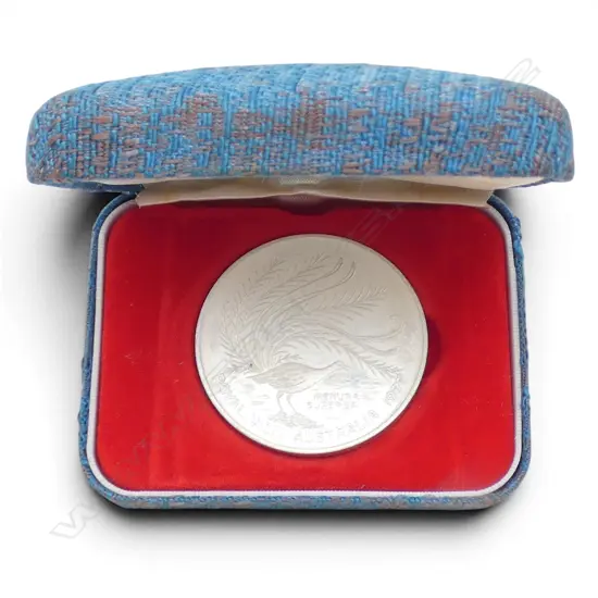 CASED 1977 Q.E. II SILVER JUBILEE ROYAL VISIT AUS. .925 MEDAL 29.35gms