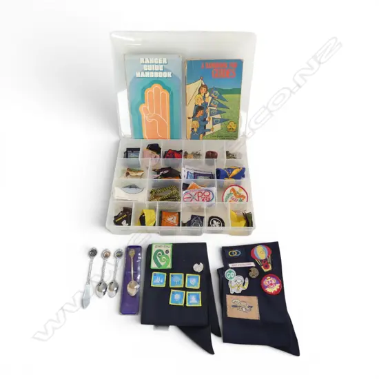 COLLECTION GIRL GIUDE SCOUT & BOYS BRIGADE MEMROBILIA