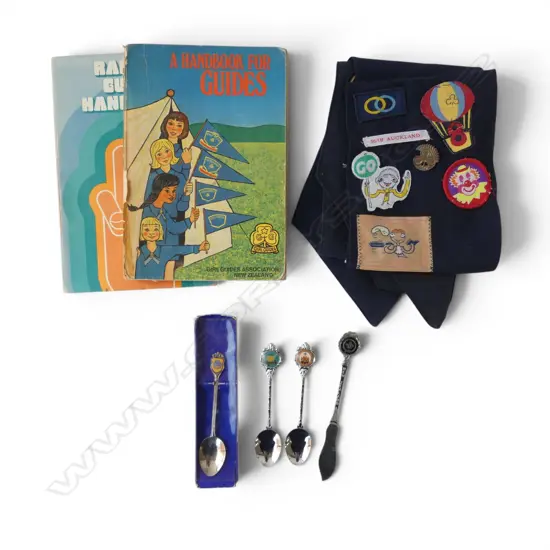 COLLECTION GIRL GIUDE SCOUT & BOYS BRIGADE MEMROBILIA