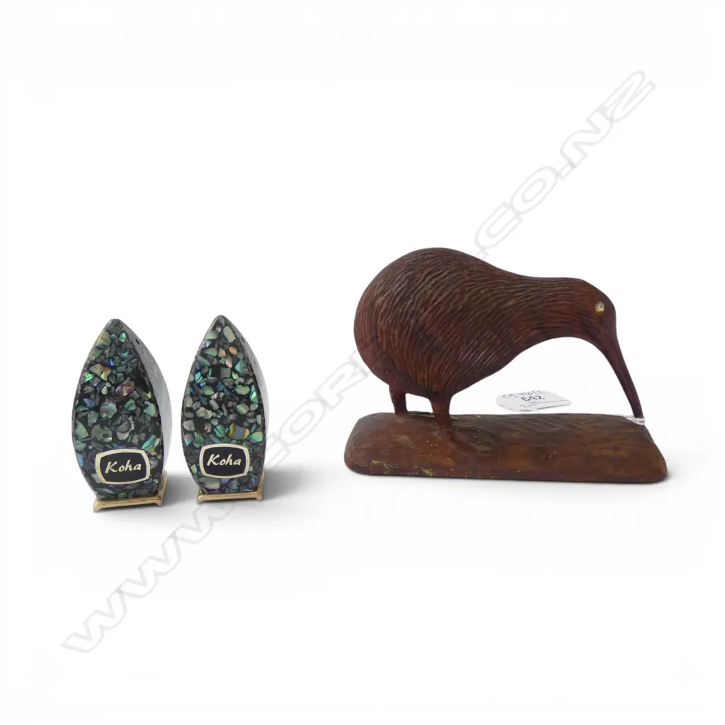 PAUA SALT & PEPPER + CARVED WOODEN KIWI H.80mm Image 1++