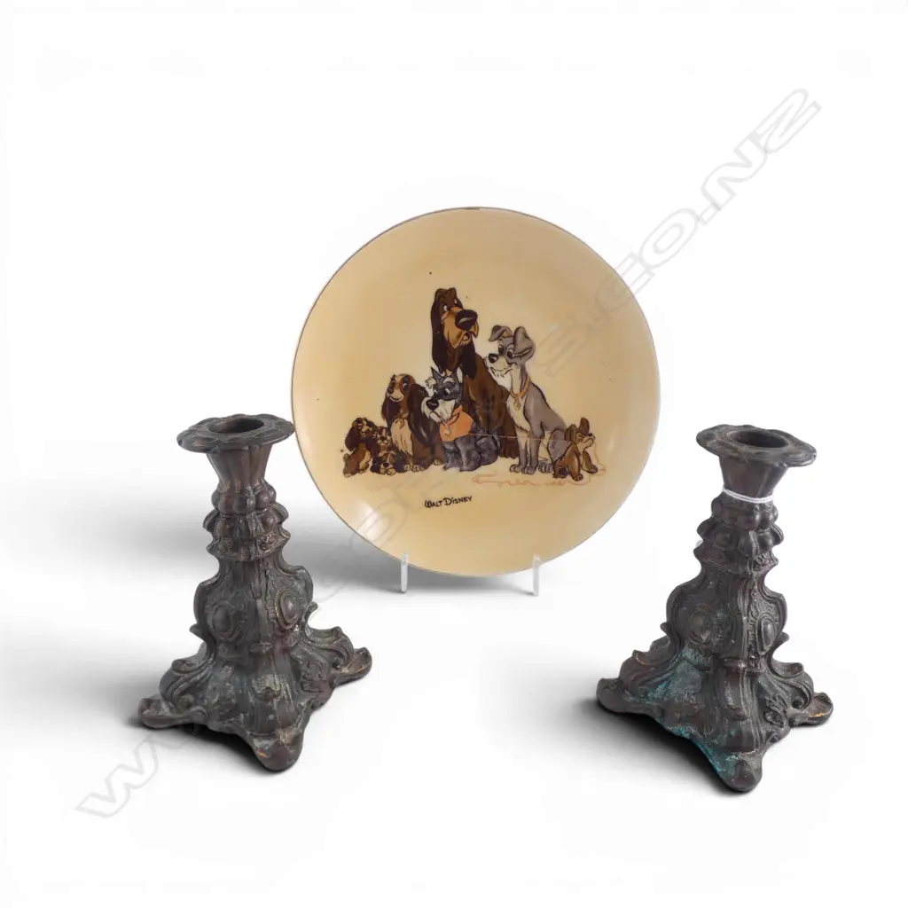 WALT DISNEY COLLECTORS PLATE DIA210MM & PR BRONZED CANDLESTICKS H130MM Image 1++