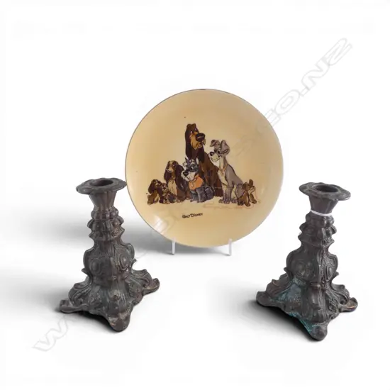 WALT DISNEY COLLECTORS PLATE DIA210MM & PR BRONZED CANDLESTICKS H130MM