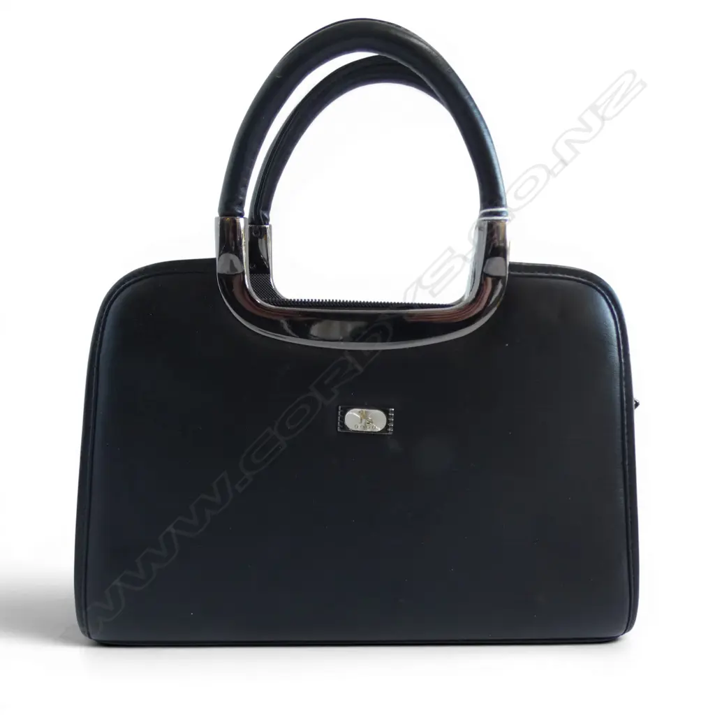 'GOGO' BLACK LEATHER HAND BAG W.275mm Image 1++