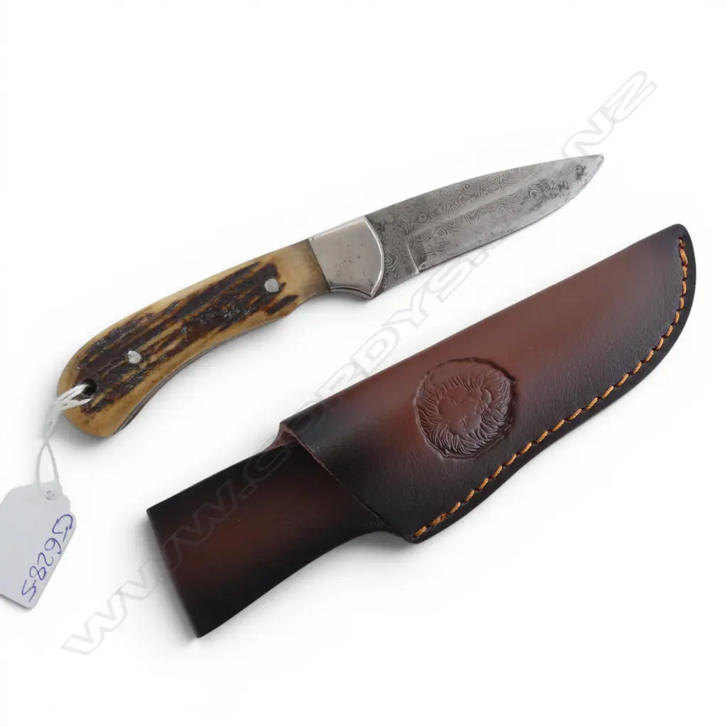 DAMASCUS STEEL HUNTING KNIFE embossed lion leather sheath, deer antler handle L.210mm Image 1++
