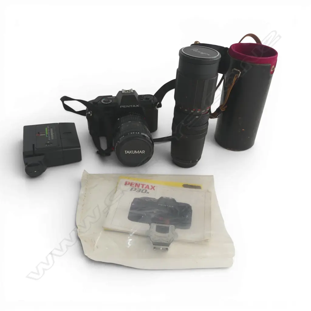 PENTAX P30 N CAMERA, SUNPAK AUTO 124 FLASH & PANAGOR ZOOM LENS 1:3.8 85-205mm Image 1++