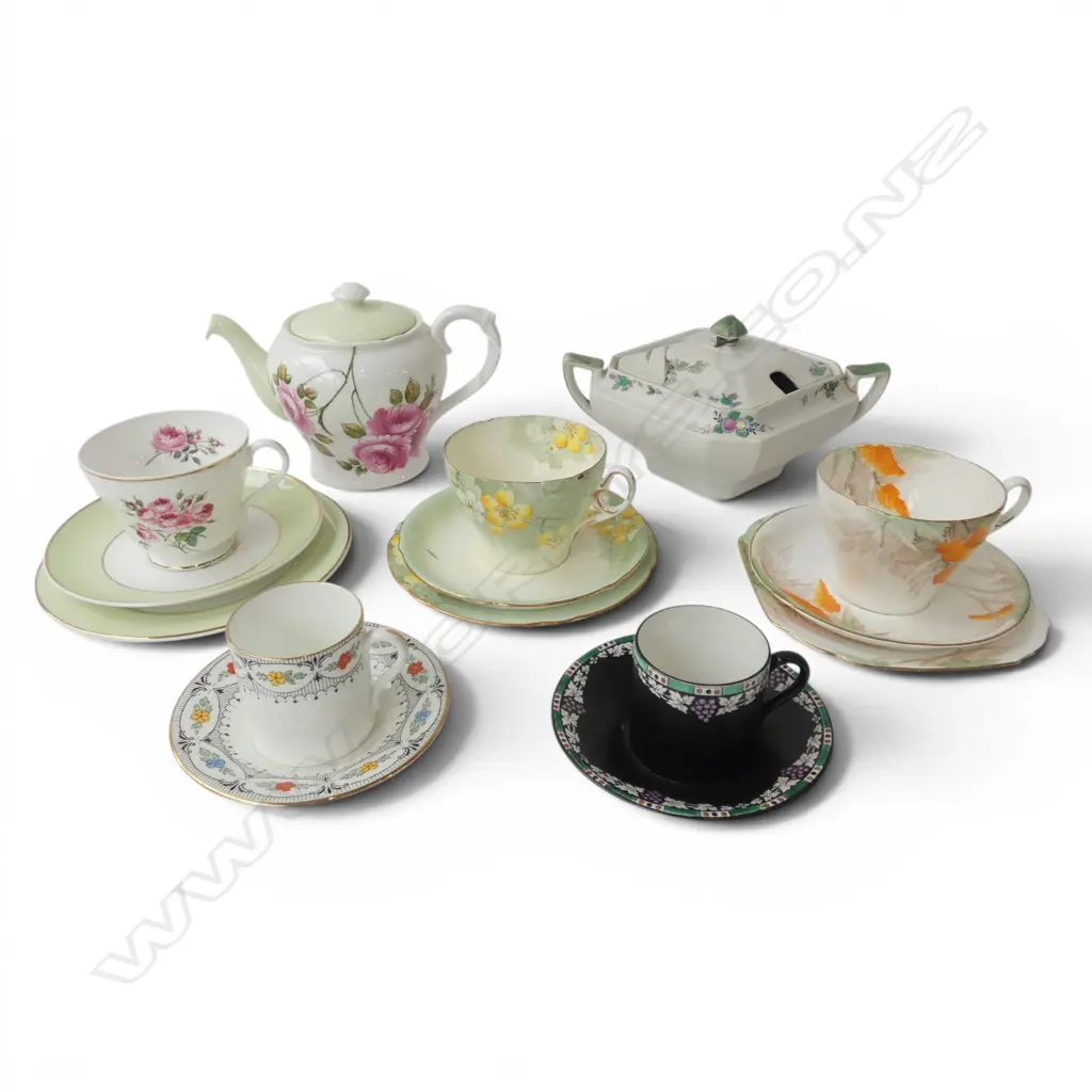 SHELLEY CHINA TEAPOT LIDDED TURREEN 3CSPS & 2 COFFEE CAN MIXED PATS Image 1++