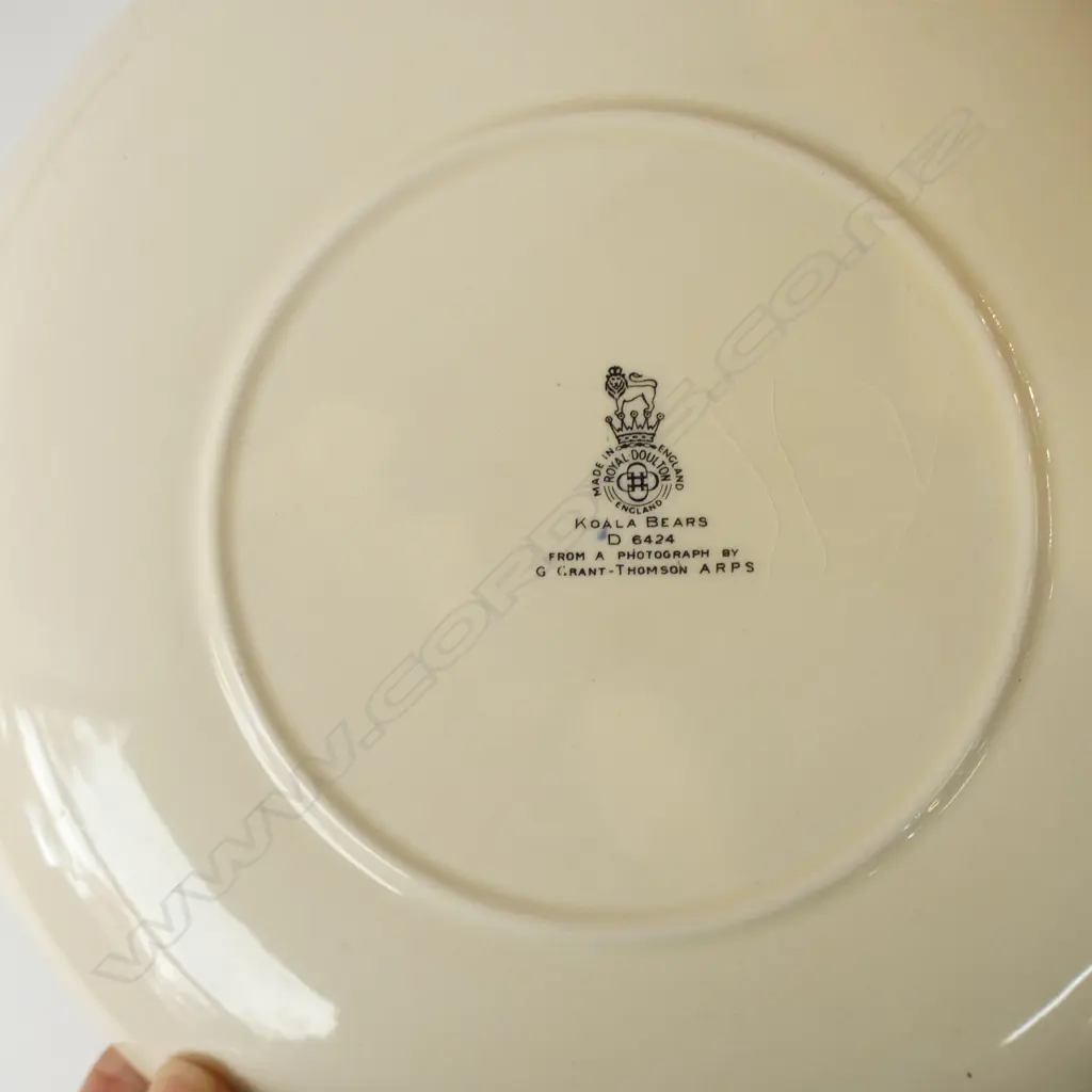 6 ROYAL DOULTON CABINET PLATES, INCL. 2 KOALA 265mm dia Image 1++
