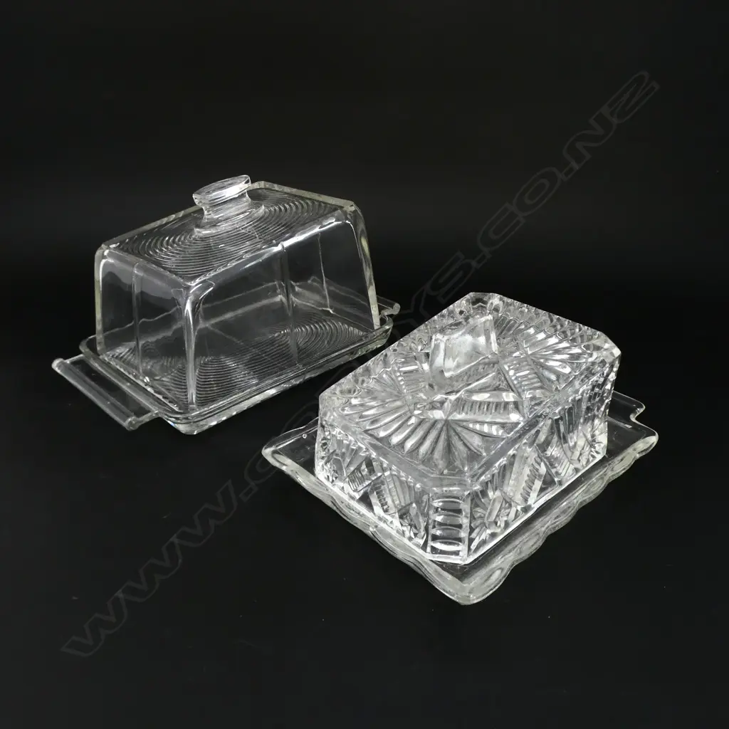 2 PRESSED CLEAR GLASS LIDDED CHESSE DISHES L220MM LONGEST Image 1++