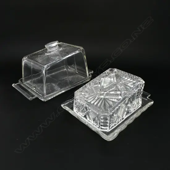 2 PRESSED CLEAR GLASS LIDDED CHESSE DISHES L220MM LONGEST