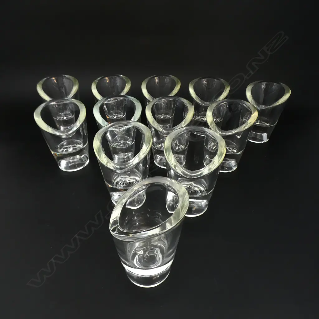 12 MOET & CHANDON GLASS CANDLE HOLDERS, H.100MM  Image 1++