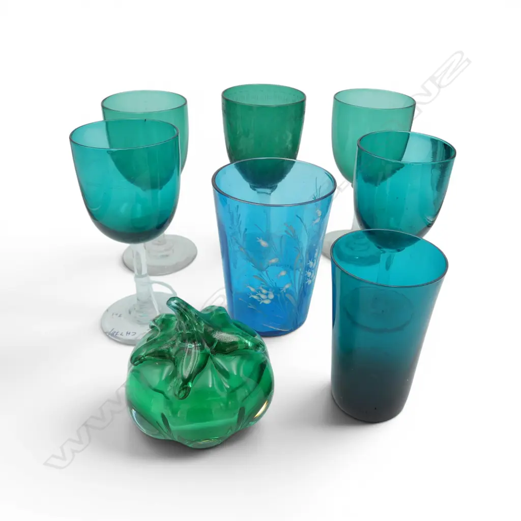 COLLECTION 7 BRISTOL GREEN EDWARDIAN GLASSES & GREEN GLASS FRUIT  Image 1++
