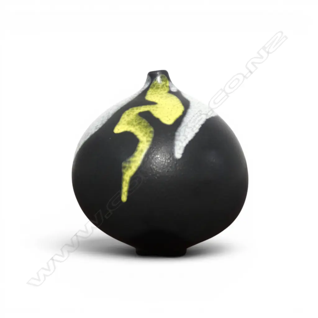 Graham Ambrose 'Abstract Orb' ceramic vase. H.143mm. See biographical details on previous lot Image 1++