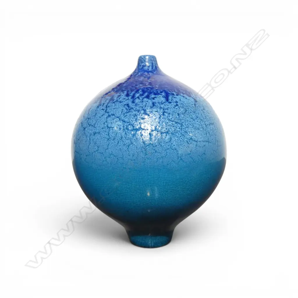Graham Ambrose 'Icey Wanaka Orb' ceramic vase. H.168mm. See biographical details on previous lot Image 1++
