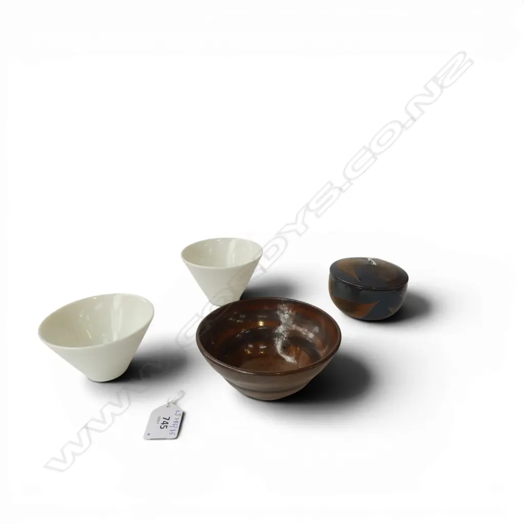 4 SMALL STUDIO POTTERY PCS BY ANNEKE BORREN DIA110MM LARGEST Image 1++