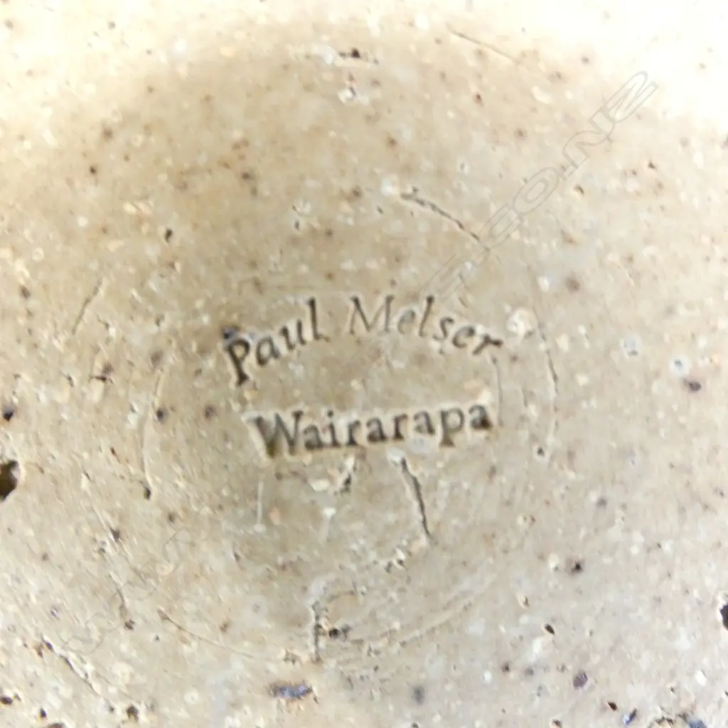 2 NZ STUDIO POTTERY PLATES DIA250MM Image 1++