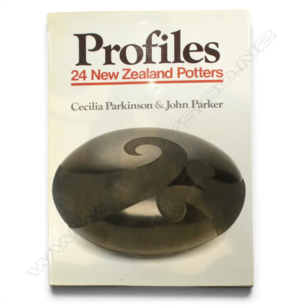 BOOK; 'PROFILES: 24 NZ POTTERS' Image 1++