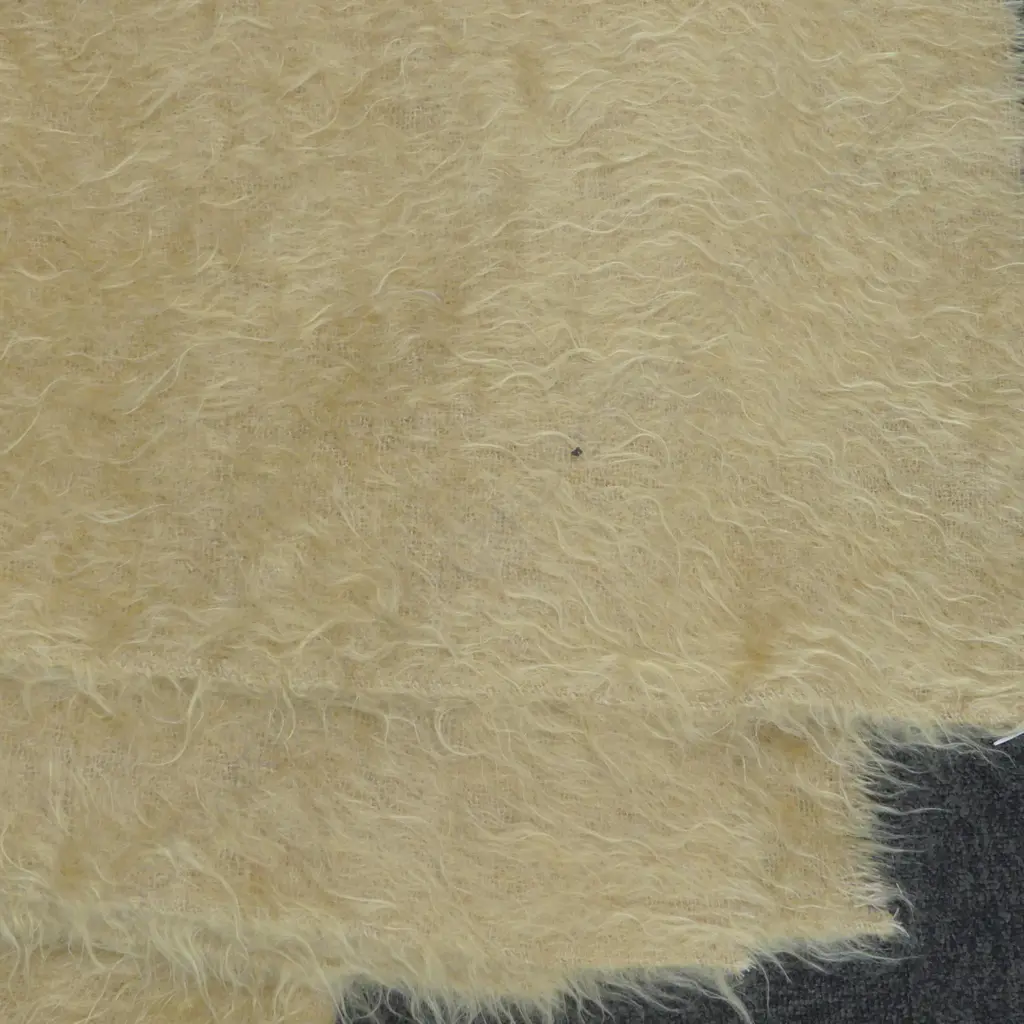 LG MOHAIR BLANKET Image 1++