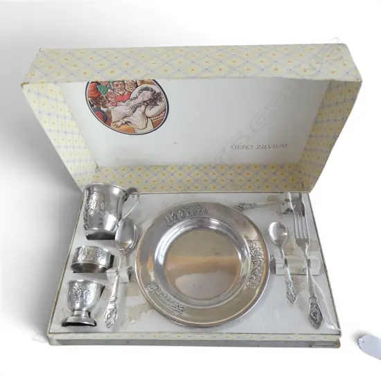 DUTCH 'GERO ZILVIUM' SILVER PLATE CHILDS CUTLERY SET, BOXED W.360mm
