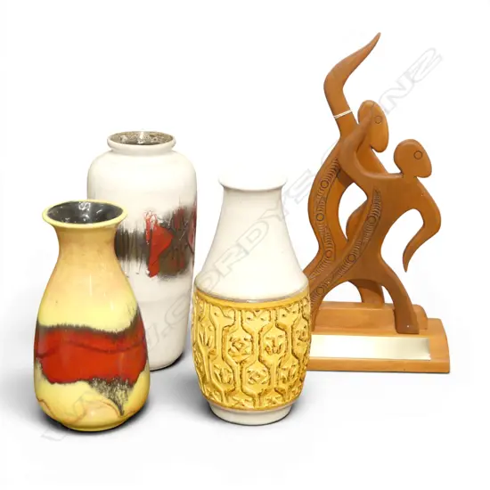 3 RETRO GERMAN VASES + CARVED WOODEN TROPHY (2 FIGURES) H.370mm
