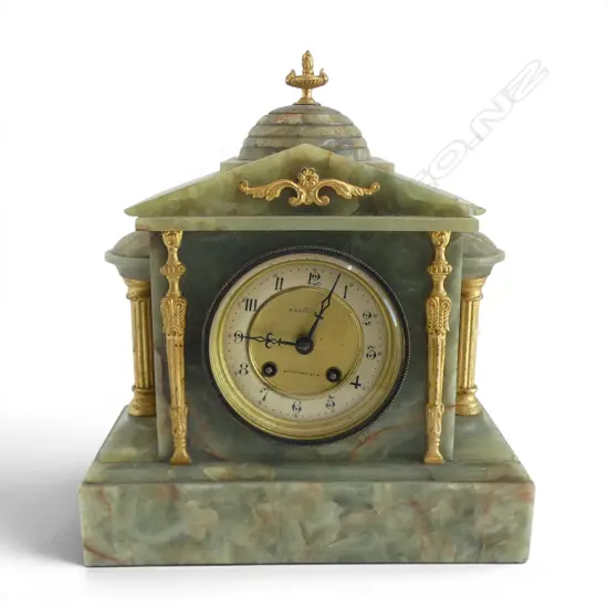 GREEN ONYX MANTLE CLOCK w. KEY H.310mm CHIPS
