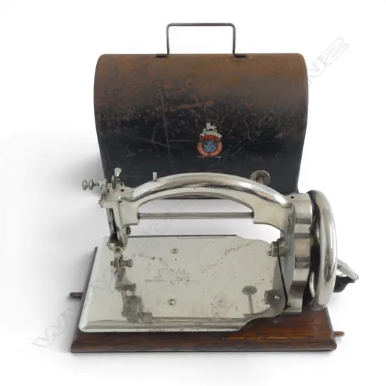 'IDEAL' MANUAL SEWING MACHINE W.250mm