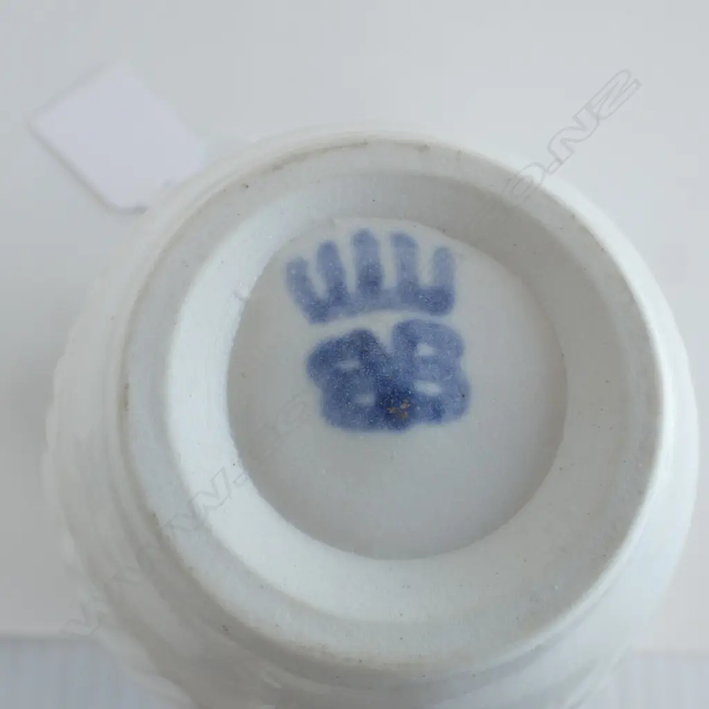  3 ANNEKE BORREN BRIGHT BLUE BEAKERS & 2 WHITE BEAKERS H90MM Image 1++