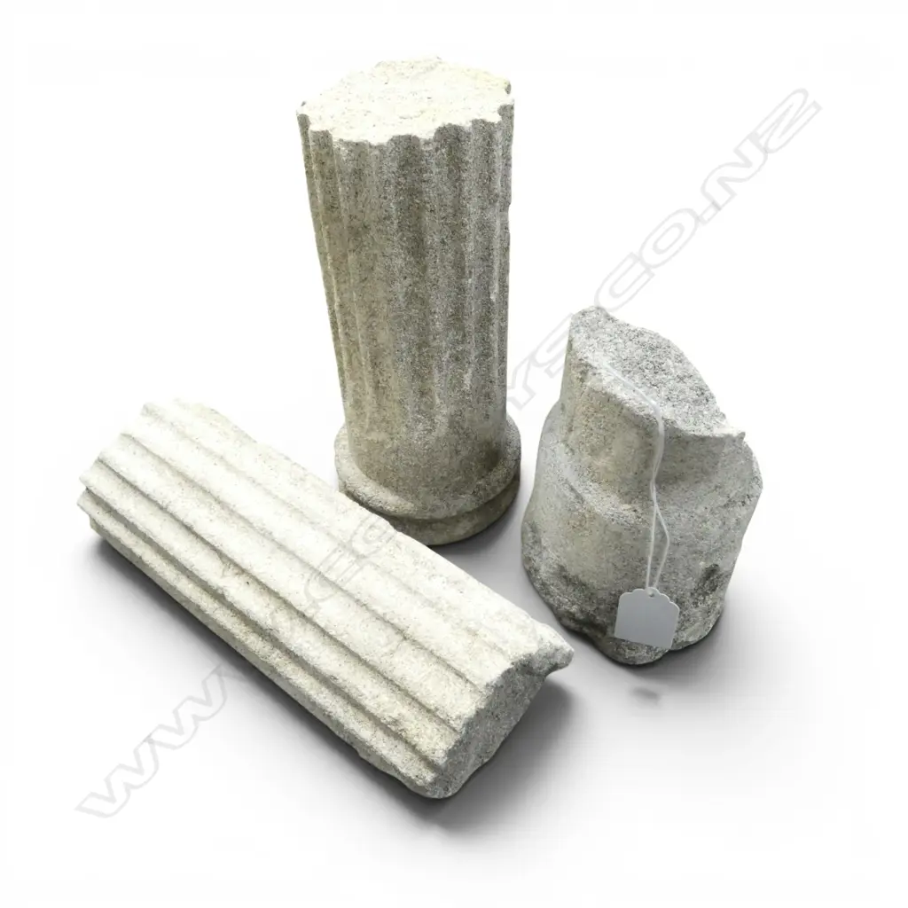 3 CONCRETE COLUMN PIECES LONGEST L.220mm Image 1++
