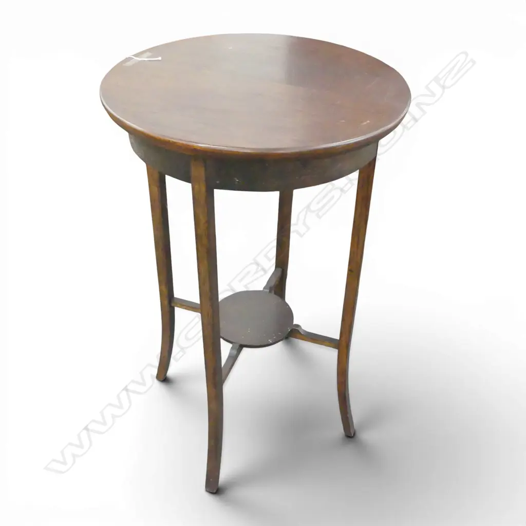 EARLY 20thC OAK SIDE TABLE H.720mm, 450mm dia Image 1++