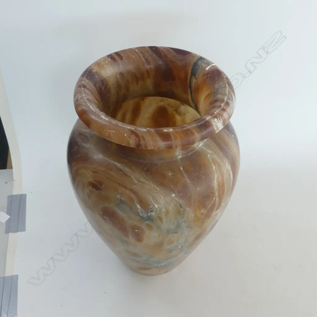 IMPRESSIVE LARGE ALABASTER VASE H480 MM Image 1++