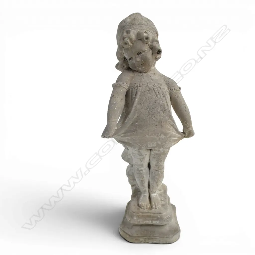CONCRETE GARDEN FIGURE VICTORIAN GIRL H62CM Image 1++