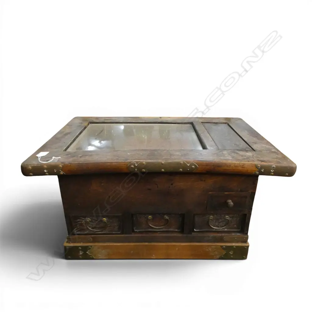 ELM BRASS BOUND ORIENTAL COOKING TABLE L680 H400MM Image 1++