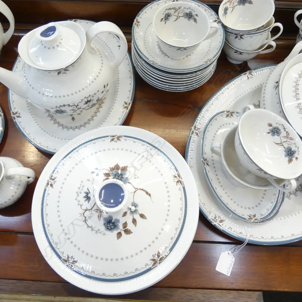 ROYAL DOULTON DINNER SERVICE OLD COLONY PAT  Image 1++