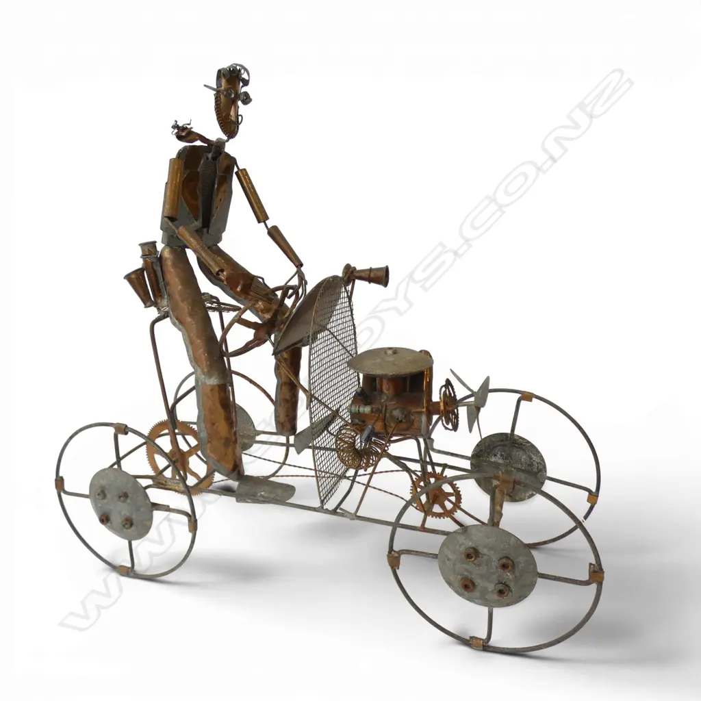 METAL CAR SCULPTURE H.320mm Image 1++
