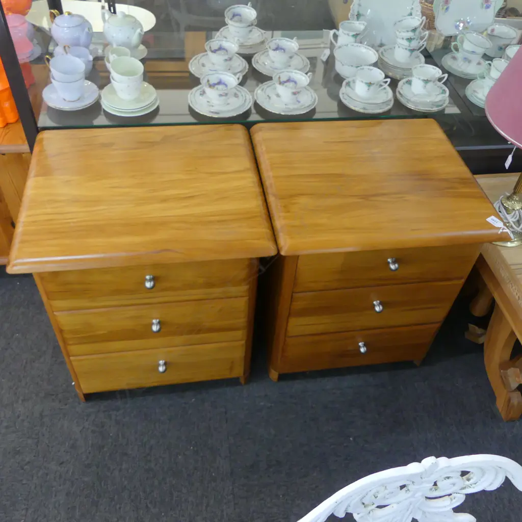 PR KAURI BEDSIDE DRAWERS 540x470x600mm Image 1++