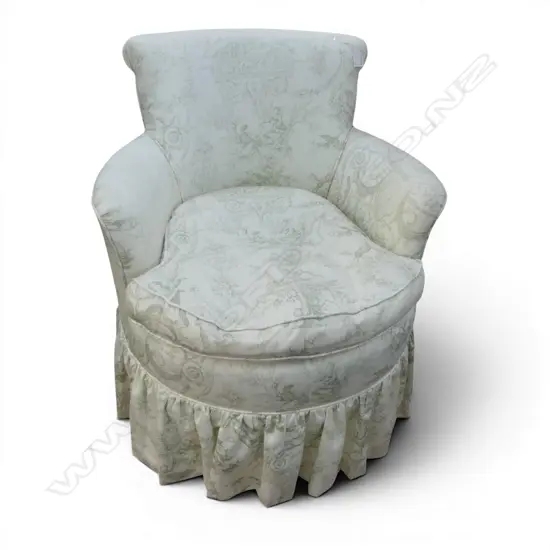 SKIRTED BEDROOM CHAIR IN TOILE UPHOLSTERY