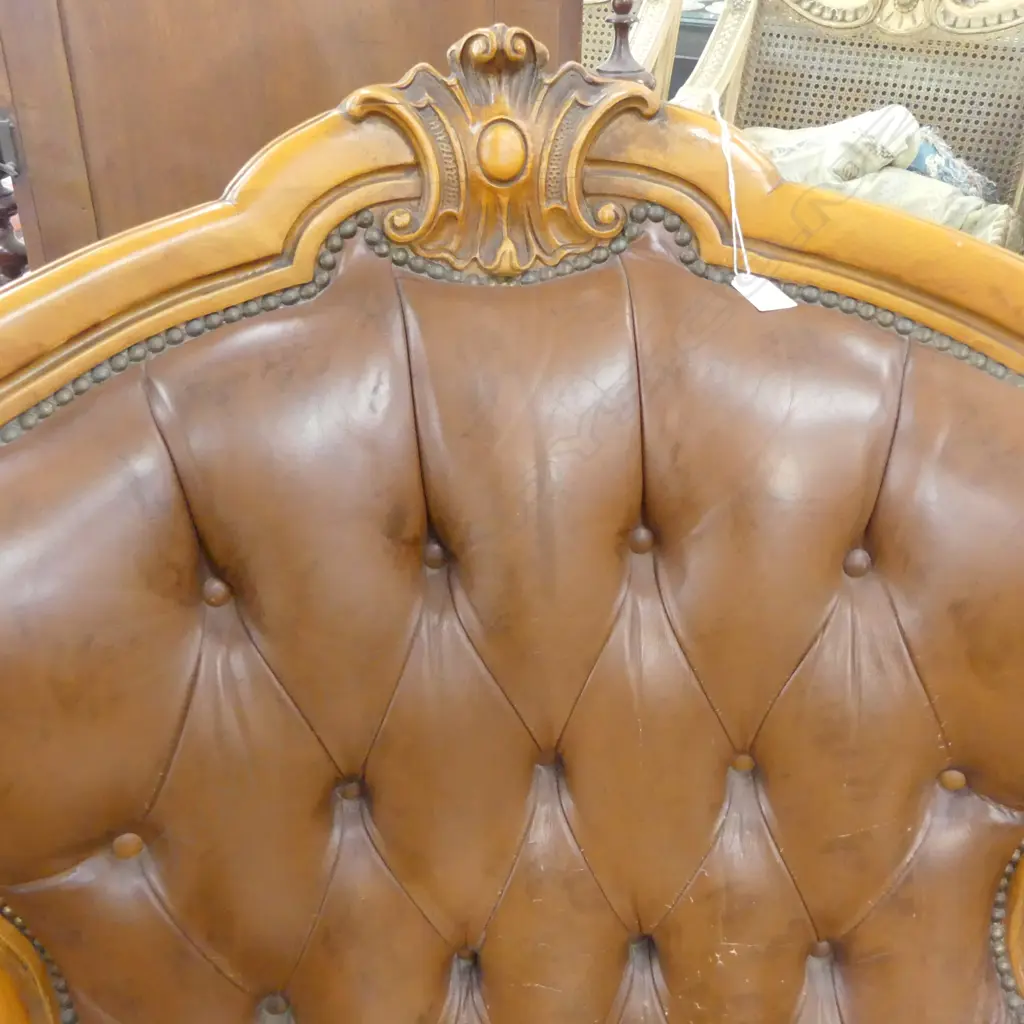 BROWN LEATHER BUTTON BACK ARMCHAIR Image 1++