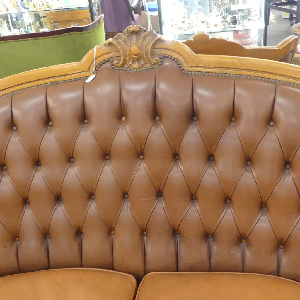 BROWN LEATHER BUTTON BACK 2 SEATER SOFA Image 1++