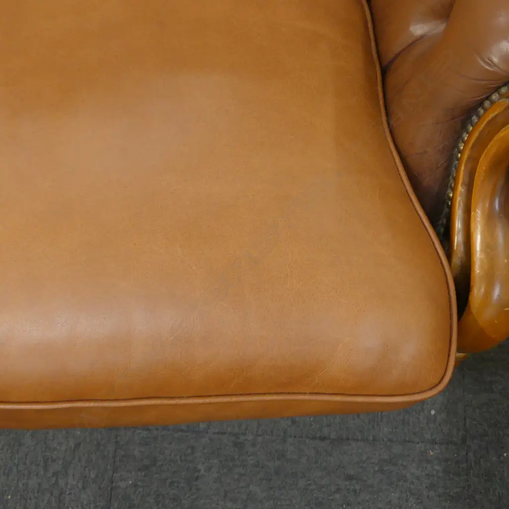 BROWN LEATHER BUTTON BACK 2 SEATER SOFA Image 1++