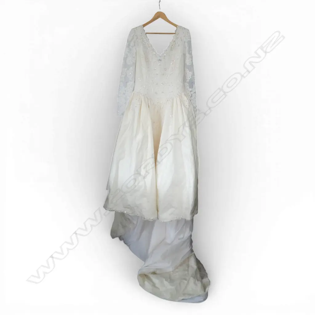 SILK WEDDING DRESS, MADE IN TAIWAN, SIZE 16 Image 1++